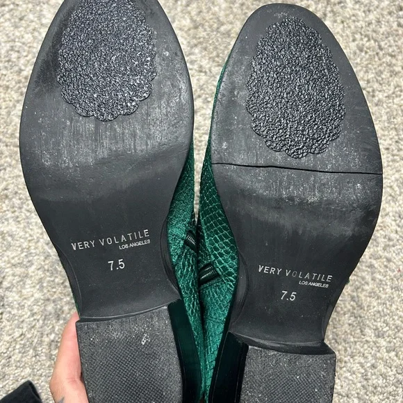 Very Volatile Green Velvet Snakeskin Ankle Boots - Picture 4 of 6